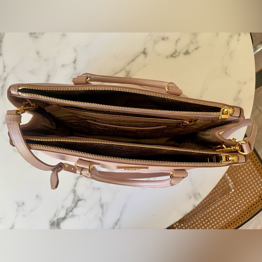 Prada Galleria Saffiano pink cream medium cross body bag - Picture 6 of 12